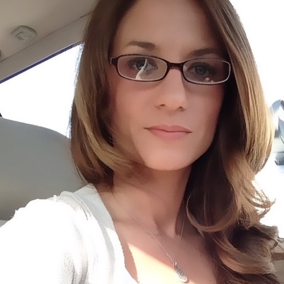 Meet your Posher, Erin - Picture 4 of 6